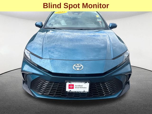 2025 Toyota Camry SE photo 2