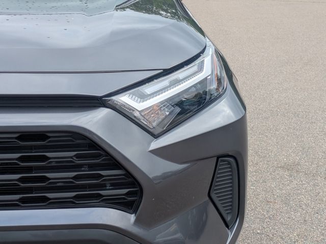 2025 Toyota RAV4 LE - Photo 14