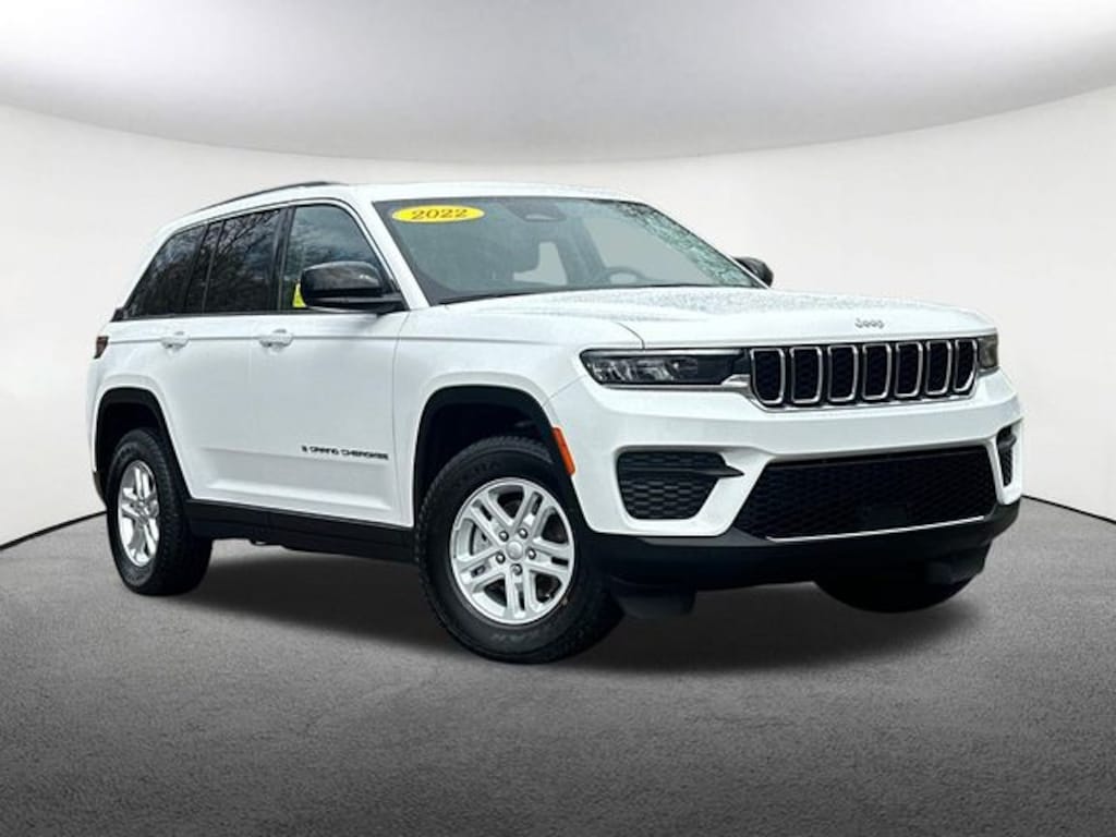 Used 2023 Jeep Grand Cherokee Laredo SUV
