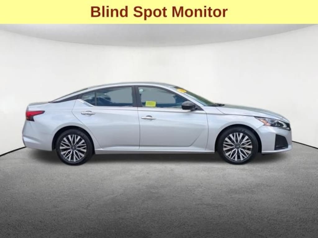 Used 2024 Nissan Altima 2.5 SV Sedan