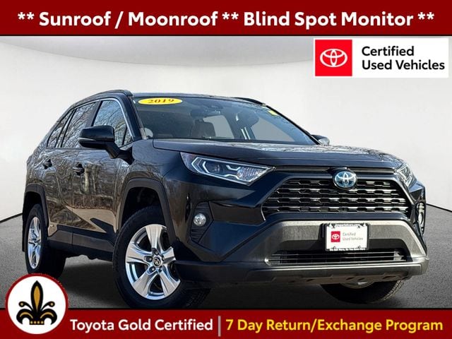 2021 Toyota RAV4 XLE's photo