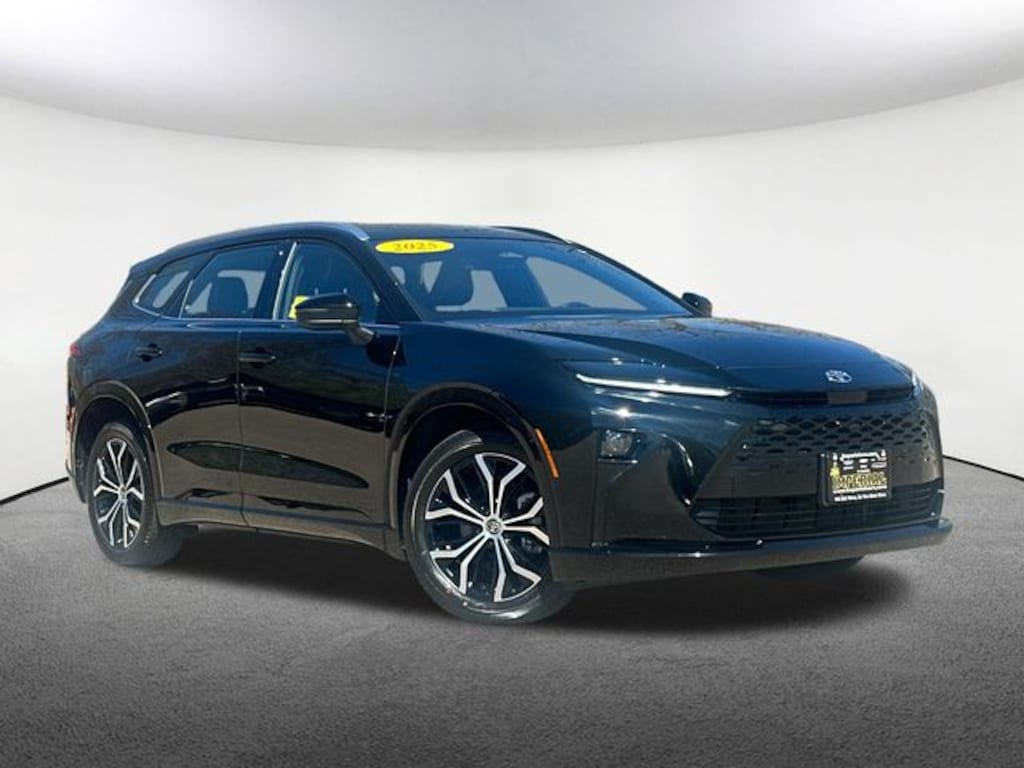 Used 2025 Toyota Crown Signia XLE SUV