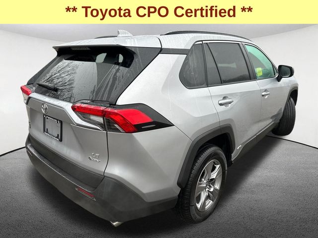 2025 Toyota RAV4 LE - Photo 12