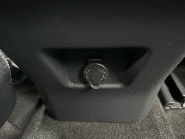 2025 Toyota RAV4 LE - Photo 22