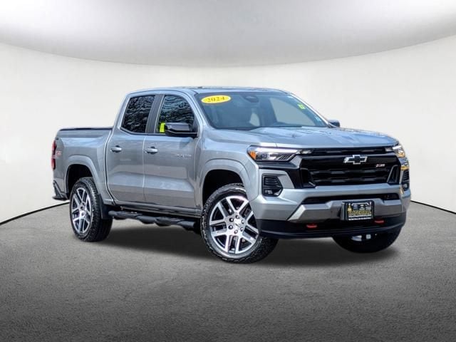 Used 2024 Chevrolet Colorado Z71 with VIN 1GCPTDEK2R1114029 for sale in Milford, MA