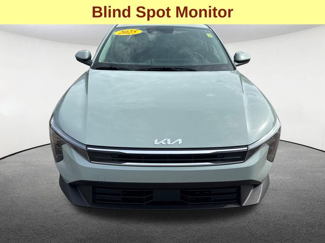 2025 Kia K4 LXS photo 3