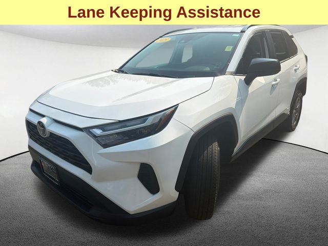 2025 Toyota RAV4 LE - Photo 6