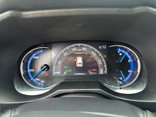 2025 Toyota RAV4 LE - Photo 34