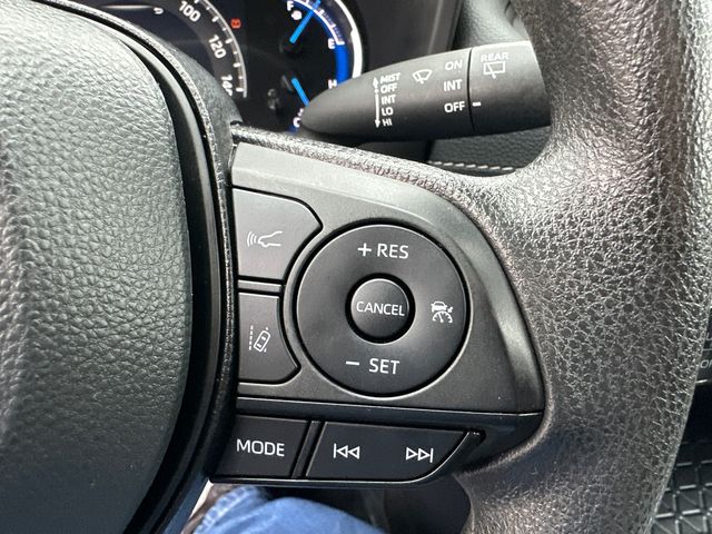 2025 Toyota RAV4 LE - Photo 36