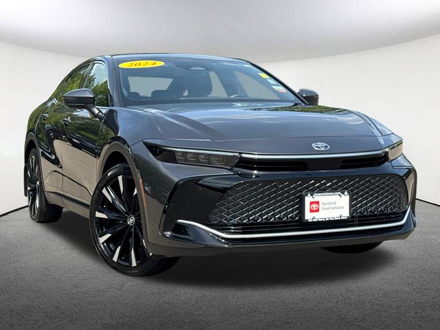2024 Toyota Crown Platinum photo 2