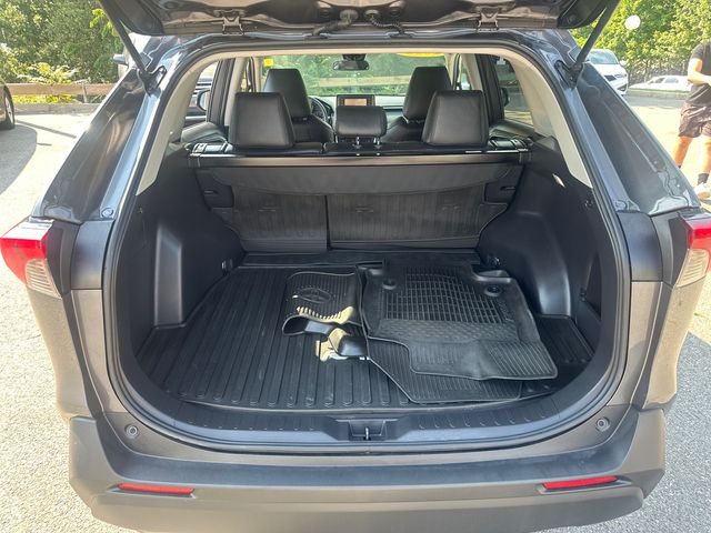 2022 Toyota RAV4 XLE - Photo 13