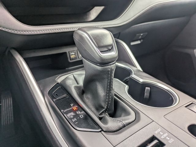 2024 Toyota Highlander LE - Photo 30