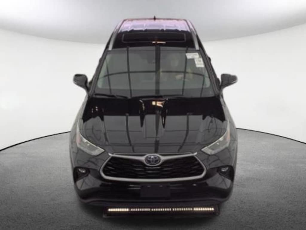 Used 2022 Toyota Highlander Hybrid XLE SUV