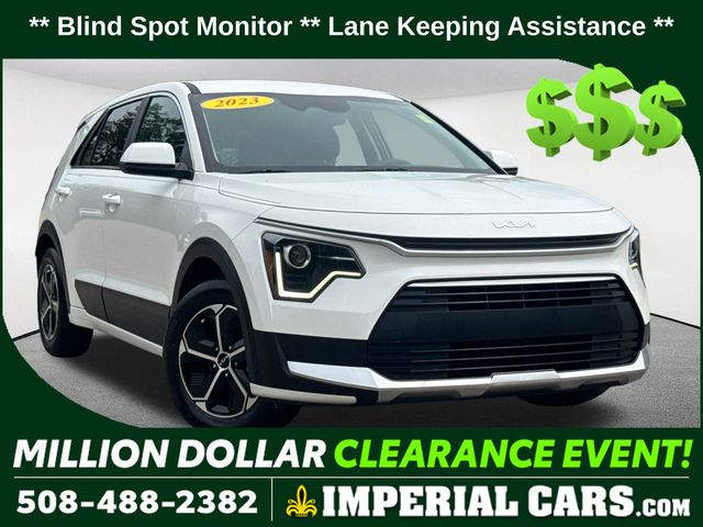 2023 Kia Niro LX's photo