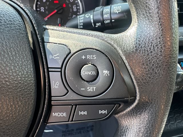 2022 Toyota RAV4 XLE - Photo 33
