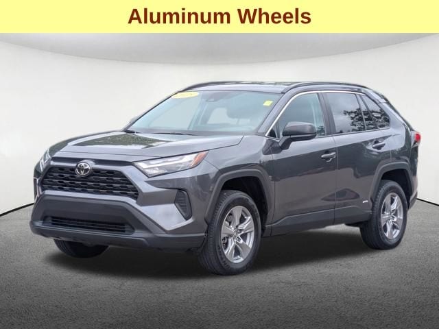 2025 Toyota RAV4 LE - Photo 11