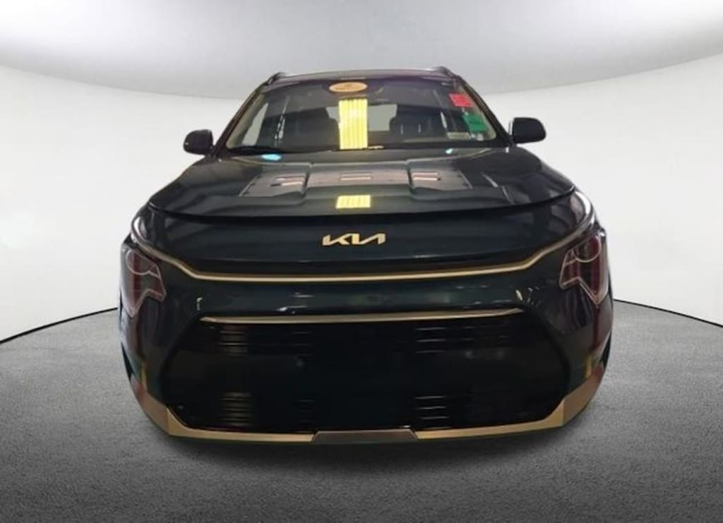 Used 2023 Kia Niro EX Touring SUV