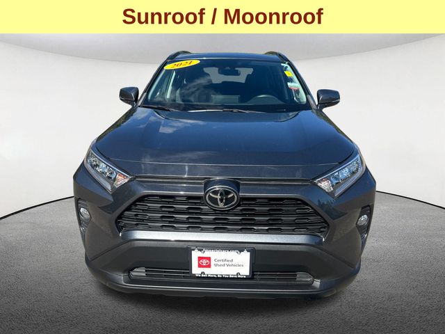2021 Toyota RAV4 XLE photo 3