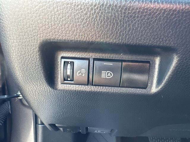 2022 Toyota RAV4 XLE - Photo 30