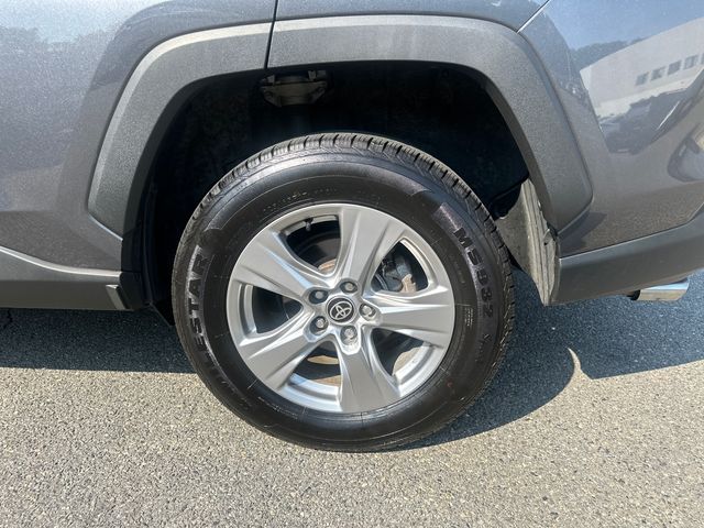 2022 Toyota RAV4 XLE - Photo 15
