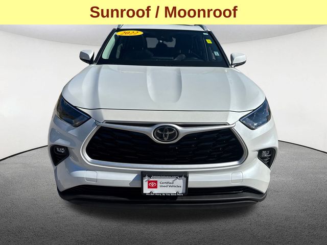 2022 Toyota Highlander XLE photo 3