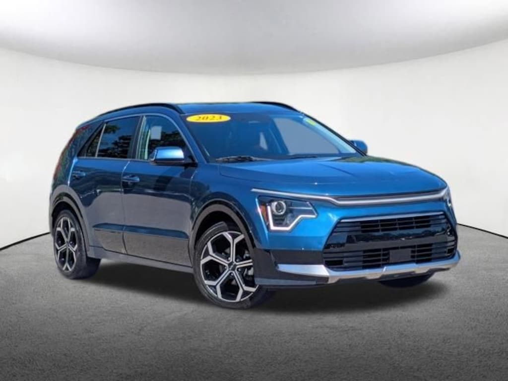 Used 2023 Kia Niro EX Touring SUV