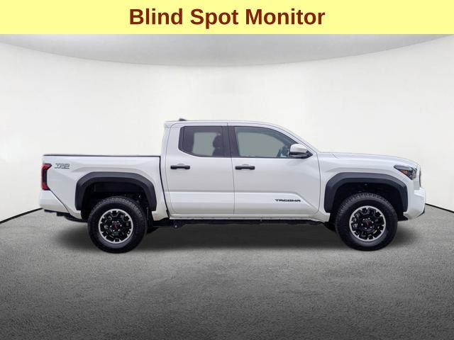 2024 Toyota Tacoma TRD Off-Road photo 3