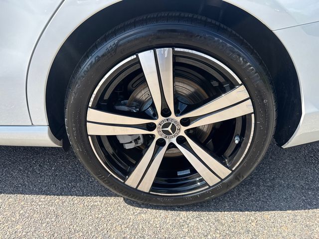 2025 Mercedes-Benz C-Class Sedan C 300 - Photo 18