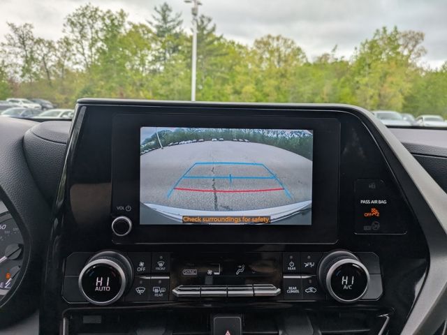 2024 Toyota Highlander LE - Photo 28
