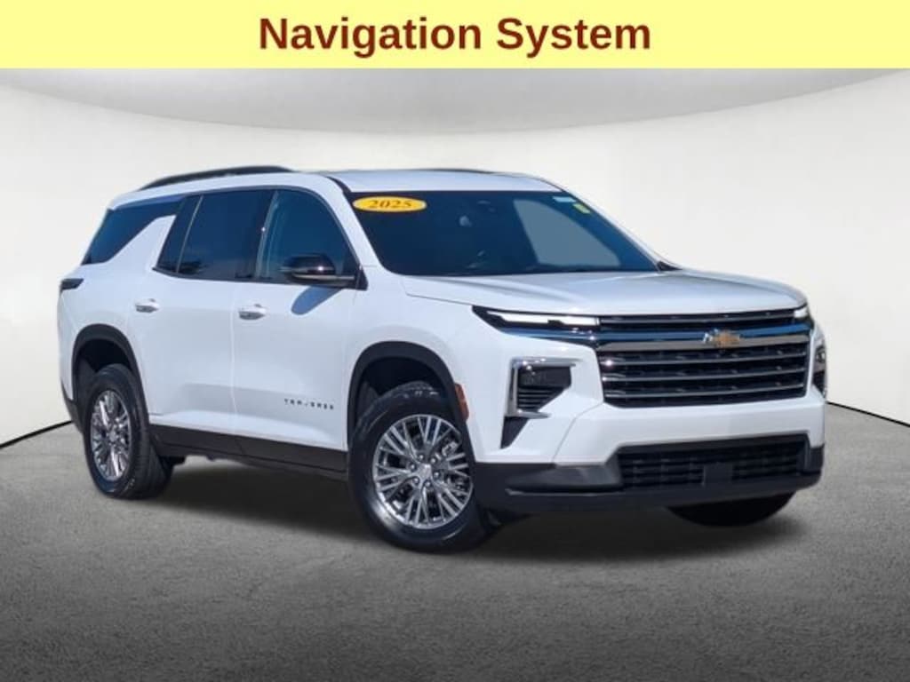 Used 2025 Chevrolet Traverse LT SUV