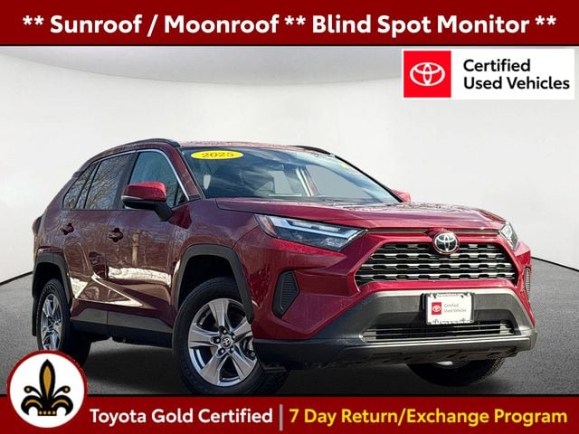 2025 Toyota RAV4 XLE's photo