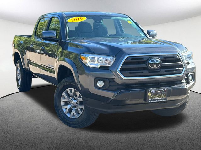 2019 Toyota Tacoma SR5 photo 2