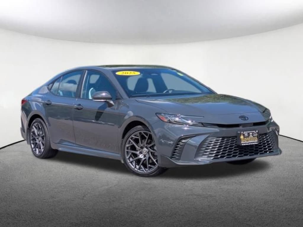 Used 2025 Toyota Camry SE Sedan