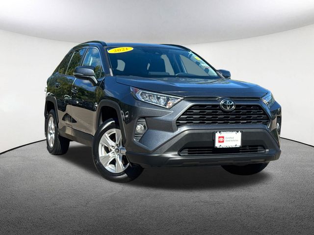 2021 Toyota RAV4 XLE photo 2