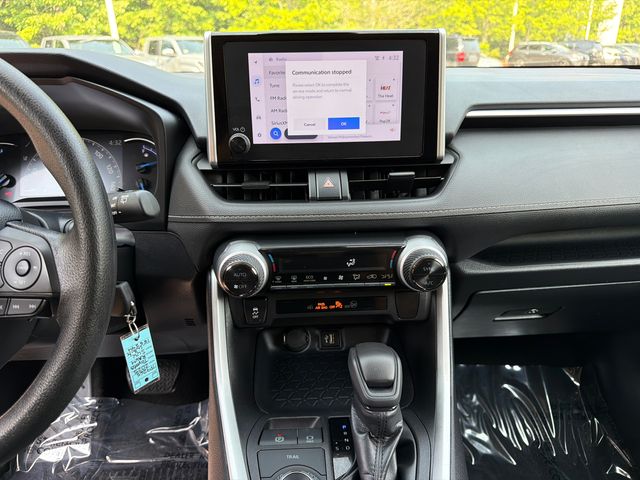2025 Toyota RAV4 LE - Photo 34