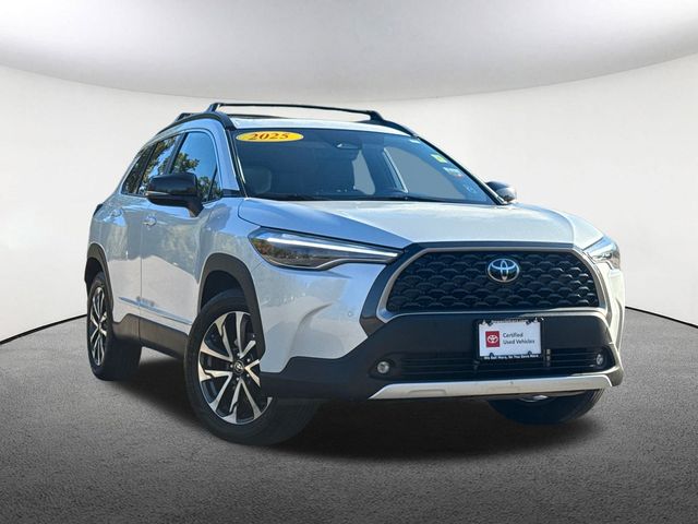 2025 Toyota Corolla Cross XLE photo 2