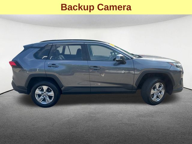 2022 Toyota RAV4 XLE - Photo 11