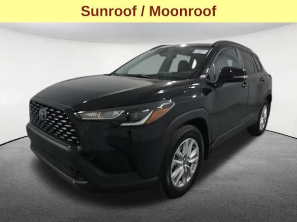 Used 2025 Toyota Corolla Cross LE SUV