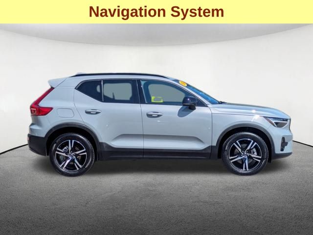 2024 Volvo XC40 Core photo 3