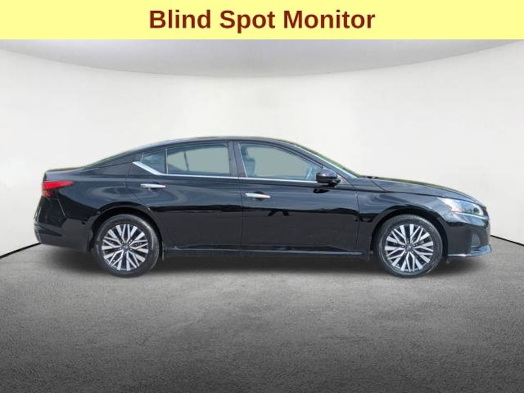 Used 2023 Nissan Altima 2.5 SV Sedan