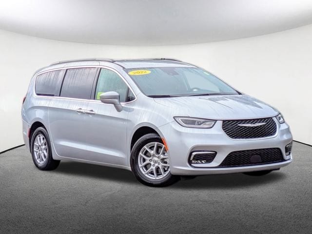 Used 2022 Chrysler Pacifica Touring L with VIN 2C4RC1BG5NR187201 for sale in Milford, MA
