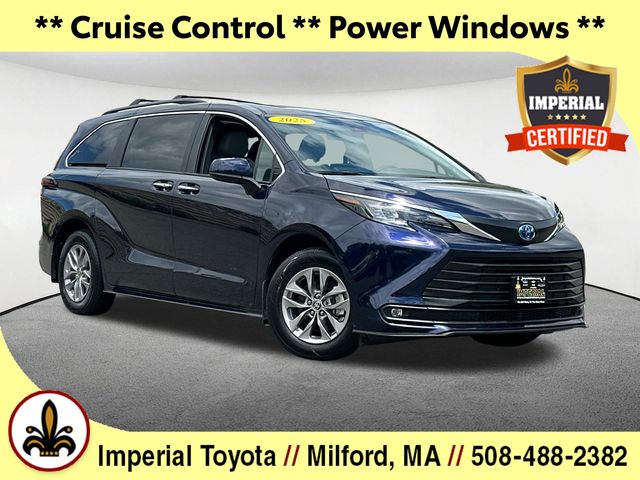 2025 Toyota Sienna XLE 8-Passenger Hybrid FWD's photo