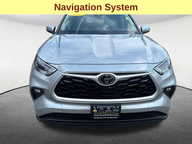 2021 Toyota Highlander XLE photo 2