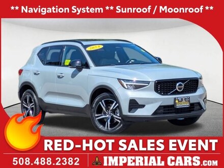 2024 Volvo XC40 B5 Core SUV