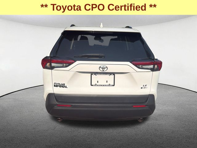 2025 Toyota RAV4 LE - Photo 13