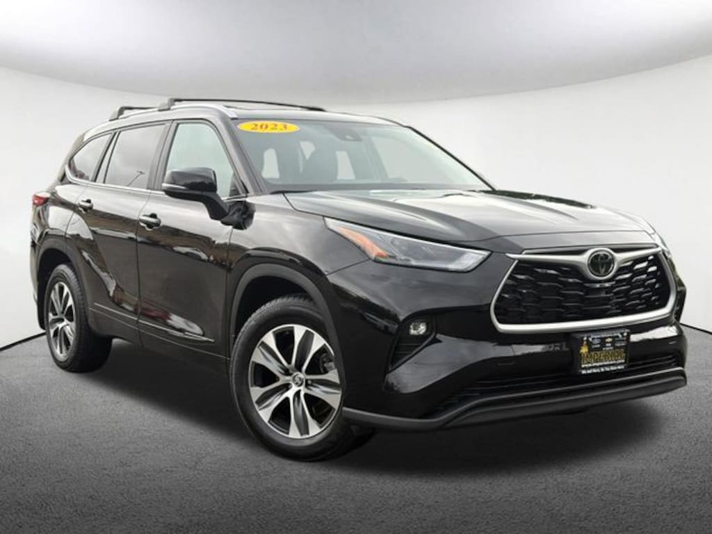 Used 2023 Toyota Highlander XLE SUV