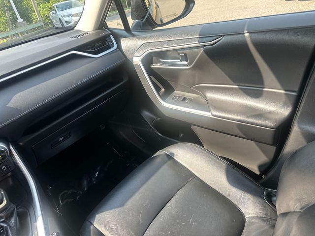2022 Toyota RAV4 XLE - Photo 22