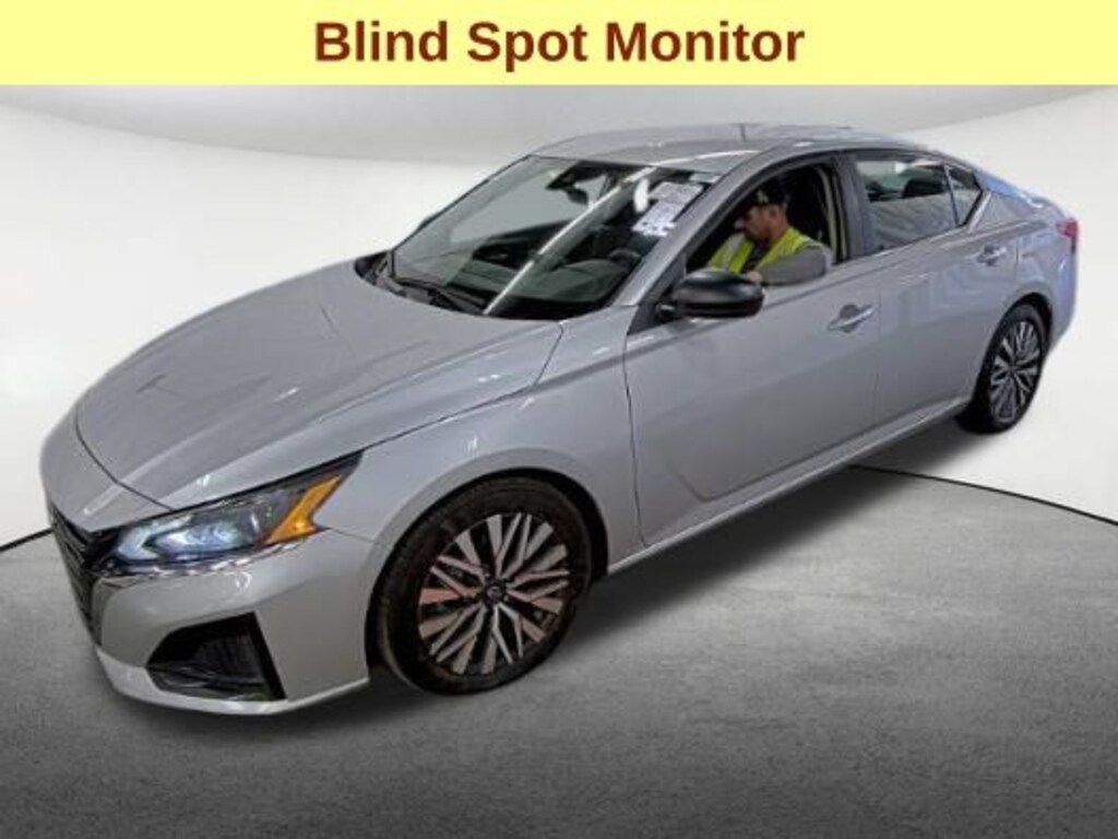 Used 2024 Nissan Altima 2.5 SV Sedan