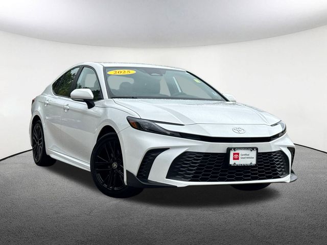 2025 Toyota Camry SE photo 2