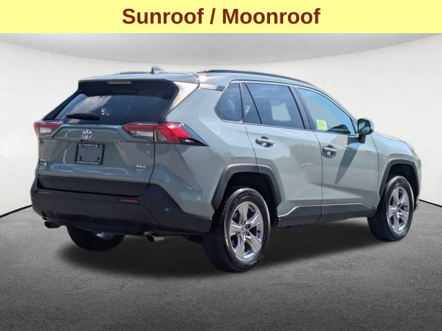 2023 Toyota RAV4 XLE photo 3